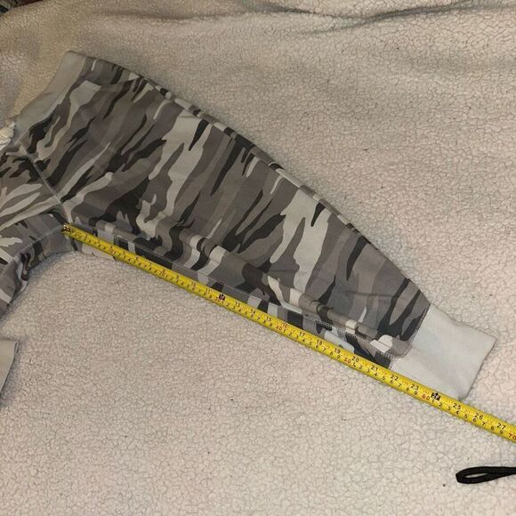 Aerie Women’s Gray Camouflage Jogger Sweatpants Size Medium - Picture 9 of 10